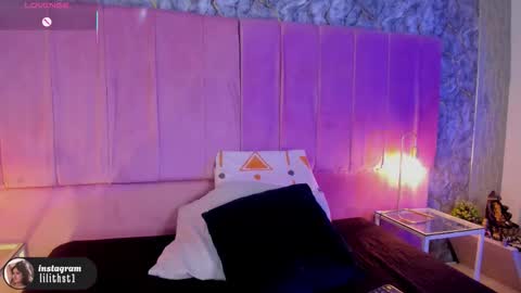 lilithcb_ online show from February 9, 8:22 pm