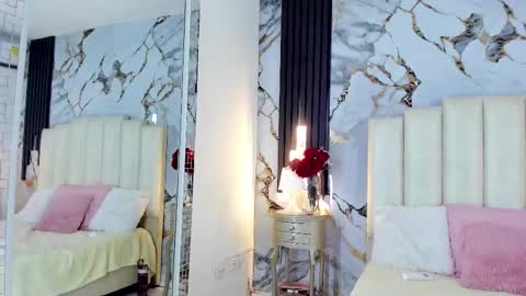 Lilith  online show from November 29, 7:05 am