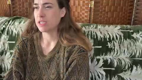 L online show from February 14, 6:10 pm