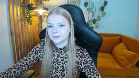 Snapshot of lilitrosen chatting on September 18, 6:34 pm lilitrosen online show from September 18, 6:34 pm