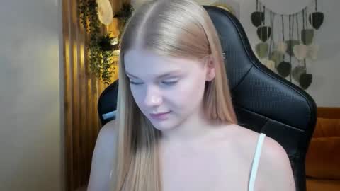 Snapshot of lilitrosen chatting on October 10, 5:30 pm lilitrosen online show from October 10, 5:30 pm