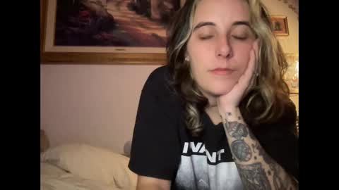 lilldaddysgirl online show from December 19, 5:03 am