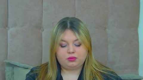 LillianHaig online show from March 4, 7:11 pm