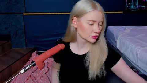 lillie_berry online show from March 17, 4:50 am