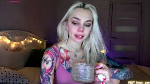 LilliMoore online show from June 3, 11:21 pm