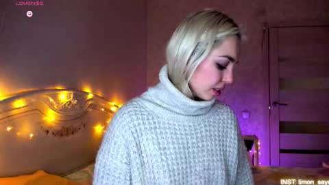 LilliMoore online show from March 8, 2:04 am