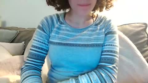 Lilly online show from December 4, 10:53 pm