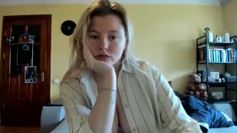 Lilly Depp online show from April 11, 9:35 am