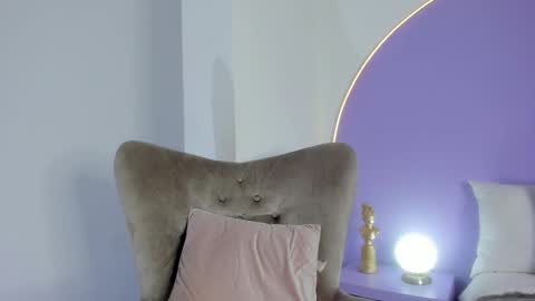 Lilou online show from February 25, 2:48 pm