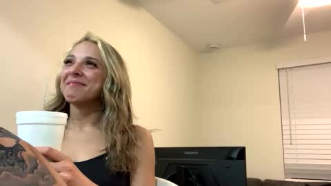 lilslutxxxbangz online show from February 7, 4:48 am