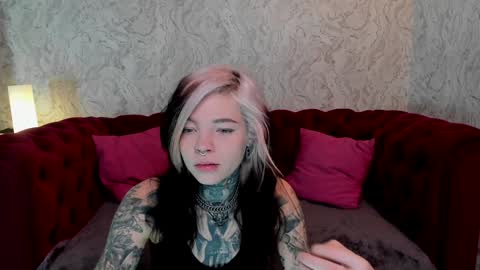 Snapshot of lilu_kayden chatting on January 4, 2:25 pm Little slave Kayden online show from January 4, 2:25 pm