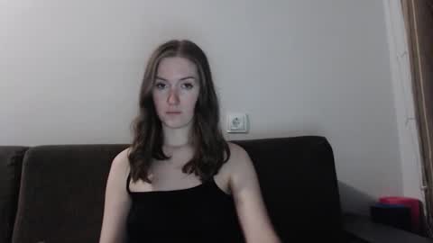 lily_love_x online show from February 12, 10:46 pm