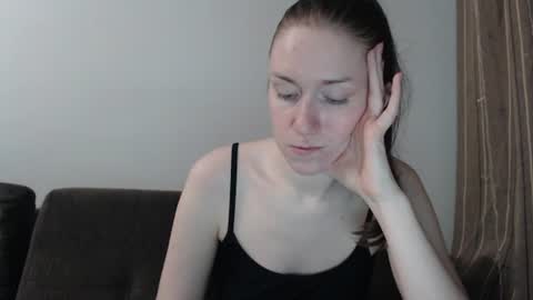 lily_love_x online show from June 14, 2:24 am