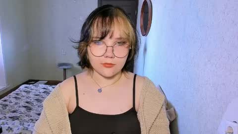 Lily online show from March 31, 9:10 am