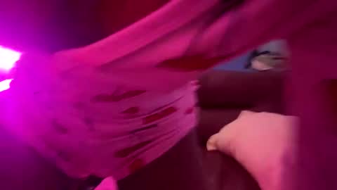 lilyblloom online show from November 10, 12:08 pm