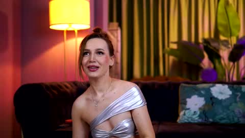 Lily online show from March 4, 8:06 pm