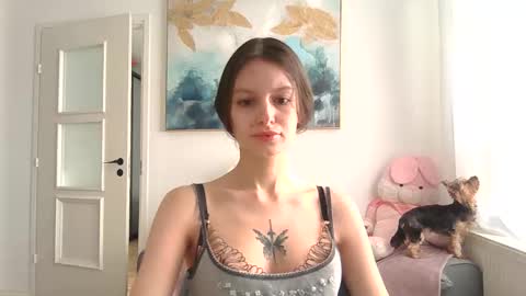 lilycandy_ online show from March 6, 11:42 am