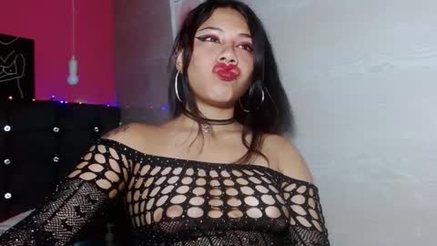 lilyjamesx online show from September 10, 3:24 pm