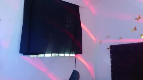 lilyloock1105 online show from March 23, 5:18 pm