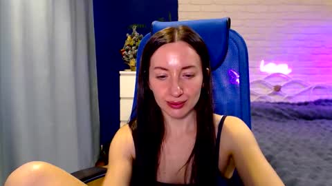 Lily online show from March 19, 7:25 am