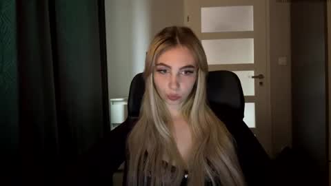 Lily online show from June 4, 4:24 pm