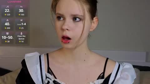 Julie online show from March 28, 6:20 pm