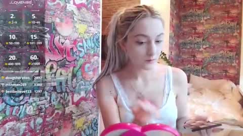 lin_xi online show from March 2, 2:32 pm