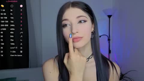 Lina online show from March 3, 3:19 pm