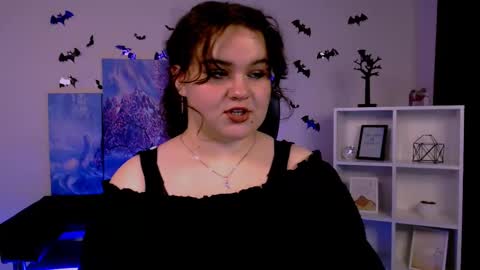 Lina online show from December 18, 5:00 pm