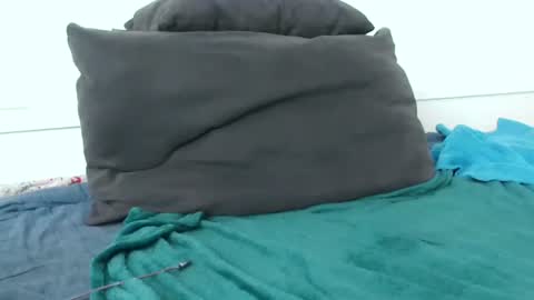 linacatelover online show from April 11, 10:52 am