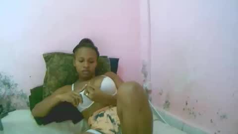 linah1123 online show from March 31, 10:54 pm