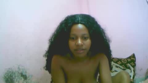 linah1123 online show from December 14, 9:43 pm