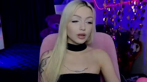 I am Lina online show from July 9, 10:19 am