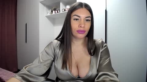 Lina Sparks online show from December 3, 3:39 pm