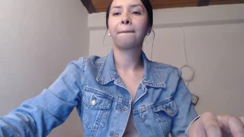 Snapshot of linavillada_ chatting on September 11, 4:25 am Lina online show from September 11, 4:25 am