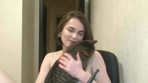 Linda online show from April 13, 7:29 pm