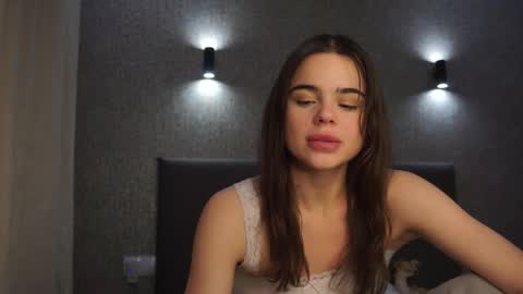 Linda online show from December 17, 2:02 pm