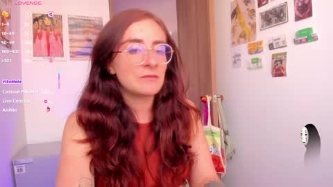 Giggles  online show from June 5, 9:31 pm