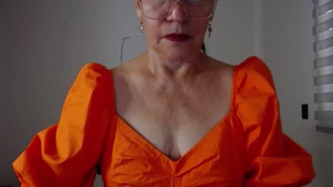 Linda Hanna online show from November 18, 2:09 pm