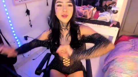 Lindaa maria  online show from April 19, 1:12 pm