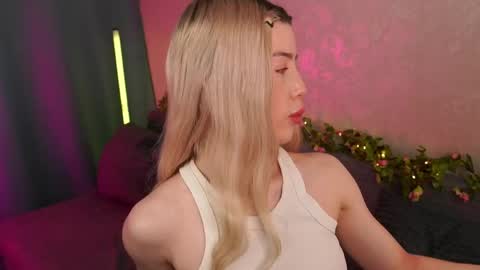 Linda online show from May 24, 5:03 am