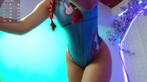 LINDSEYFERRER online show from March 4, 9:11 pm