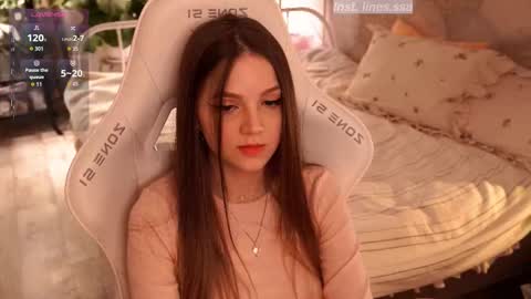 linesssssa online show from March 25, 6:14 pm