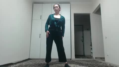 LinKissKiss online show from April 17, 7:00 am