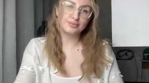 linoreya online show from November 22, 3:32 pm