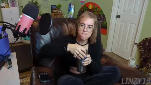 Linzy19 online show from February 24, 4:26 pm