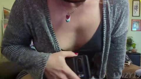 Linzy19 online show from September 25, 3:30 pm