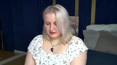 LioraArdyn online show from April 1, 5:19 am