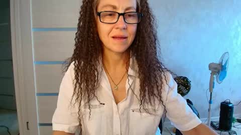 Liora Weiss online show from June 3, 12:41 pm