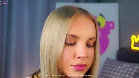 Amelia online show from November 11, 1:19 am